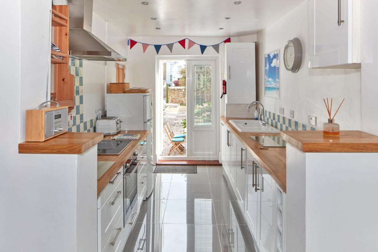 Spacious Coastal Cottage Close To Beach - Bailey Cottage Дил Экстерьер фото