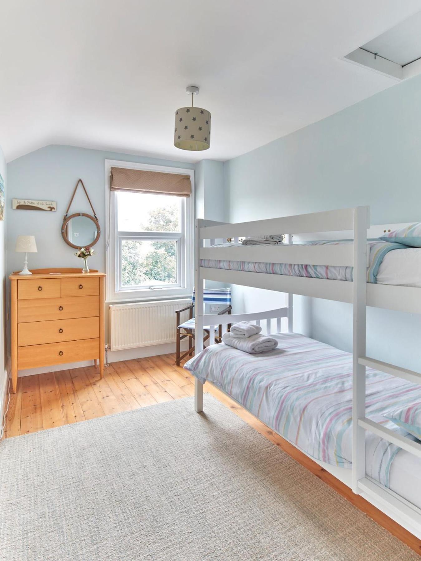 Spacious Coastal Cottage Close To Beach - Bailey Cottage Дил Экстерьер фото